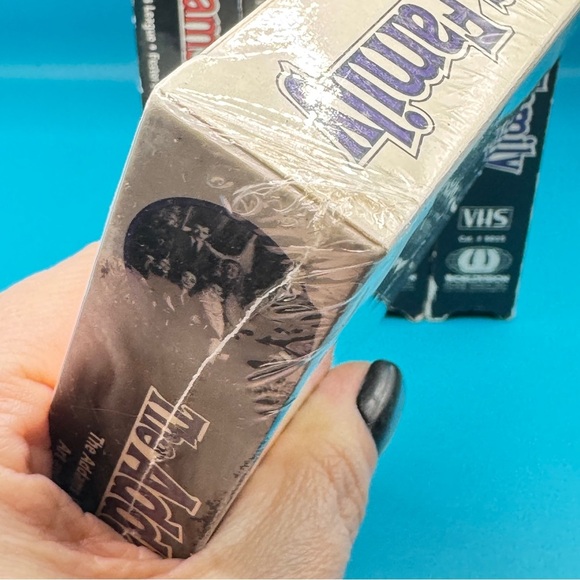 Lot of 5 Vintage Addams Family VHS Worldvision Home Video Tested 1 Sealed Rare - Picture 13 of 15